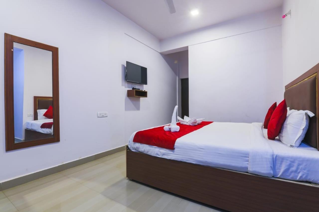 Fullmoon Beach Place Candolim Exterior photo
