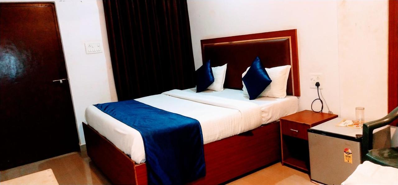 Fullmoon Beach Place Candolim Exterior photo